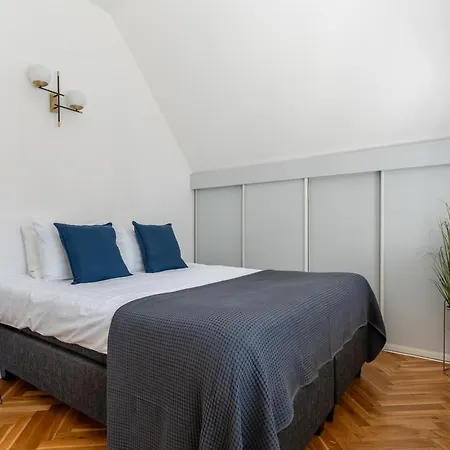 2br 95m2 In Old Town With Free Parking And Sauna! דירה טאלין