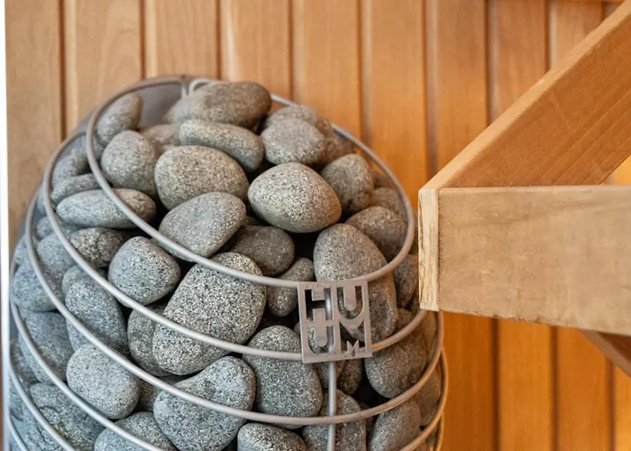 2br 95m2 In Old Town With Free Parking And Sauna! דירה