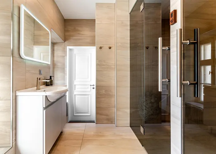 דירה 2br 95m2 In Old Town With Free Parking And Sauna! *