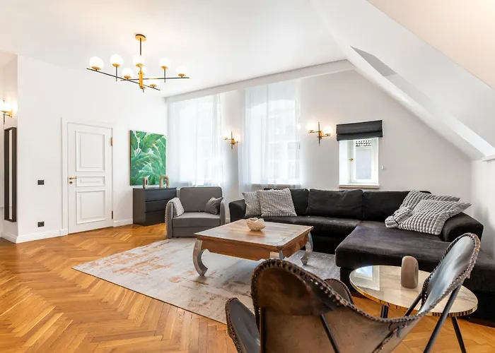 2br 95m2 In Old Town With Free Parking And Sauna! דירה